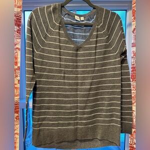 GAP Gray Striped Sweater EUC v neck